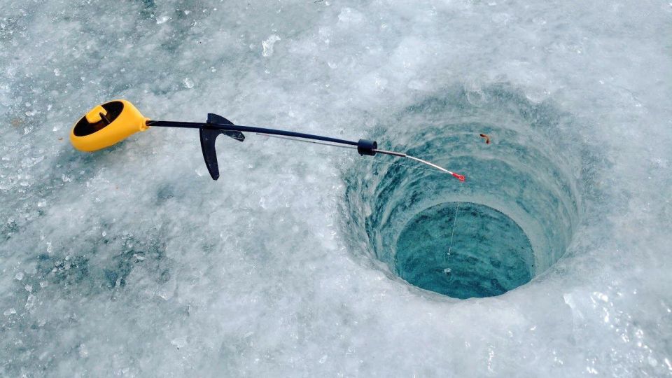 Ice Fishing Adventure in Levi With Salmon Soup - Experience Highlights