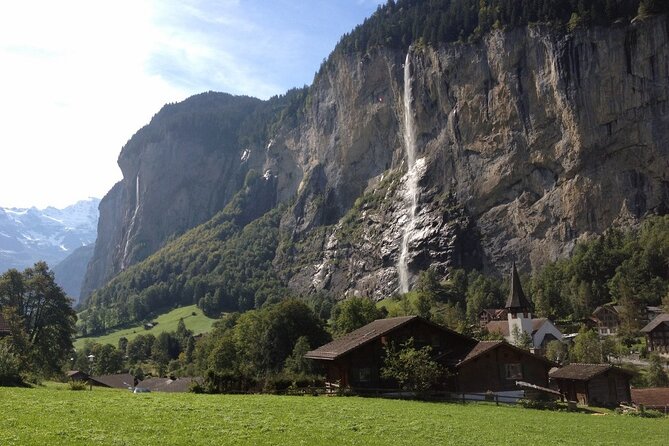 Interlaken Sightseeing: Lauterbrunnen, Brienz, Interlaken - Brienz: A Picturesque Lakeside Village