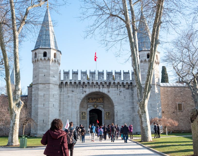 Istanbul: Topkapi Palace Guided Tour and Skip The Line - Accessibility and Meeting Point Details
