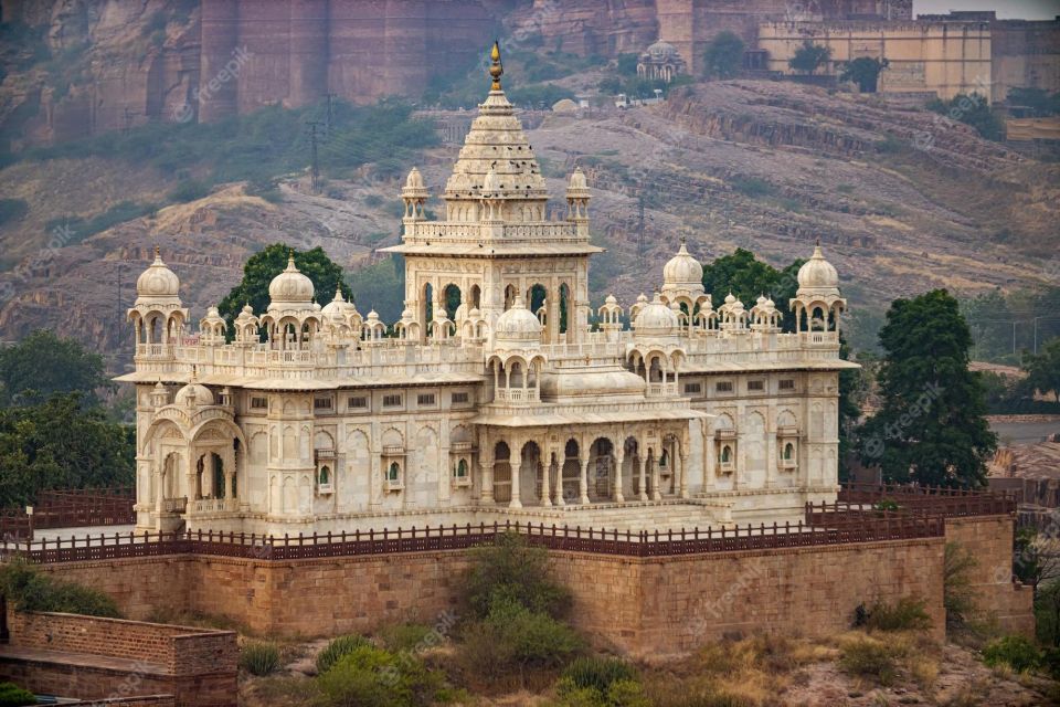 Jodhpur: Mehrangarh Fort and Jaswant Thada Private Tour - Historical Artifacts Exploration