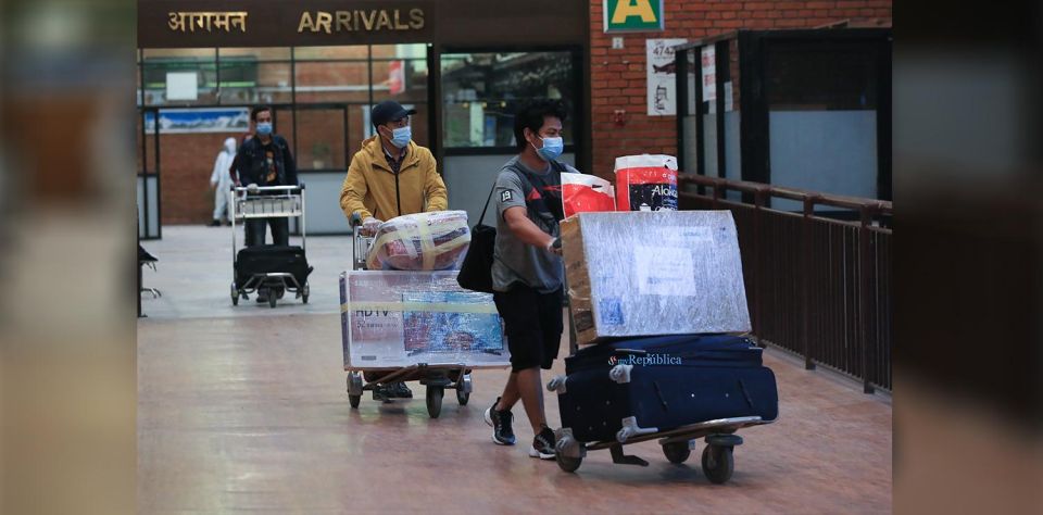 Kathmandu: Airport Arrival & Departure Transfer - Experience Highlights