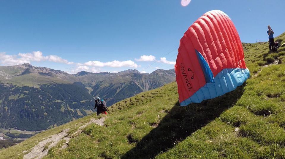 Klosters: Tandem Paragliding Experience Summer and Winter - Highlights