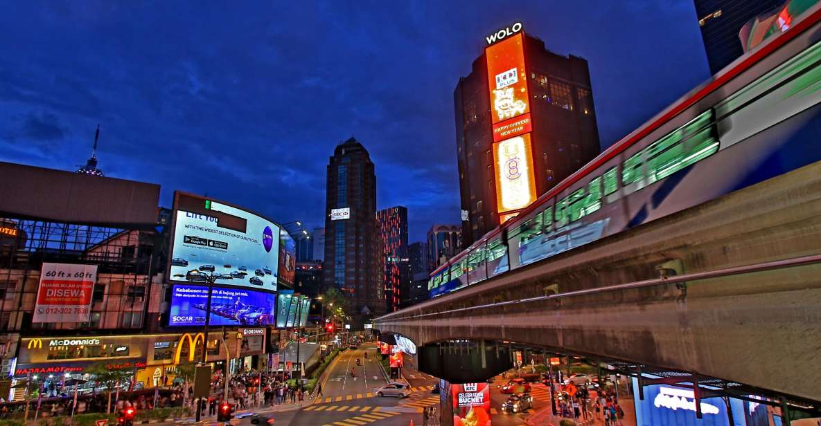 Kuala Lumpur by Night: Sightseeing, Markets and Food - Street Food Delights