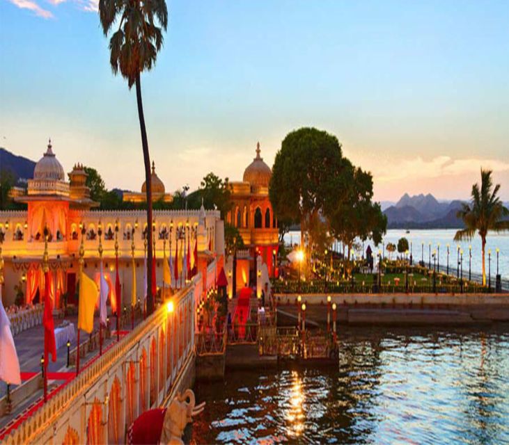 Lake Pichola: Evening Boat Ride With Private Transfers - Experience Highlights