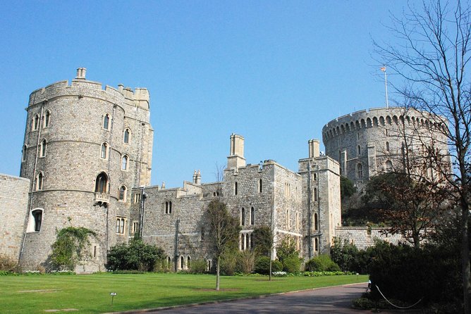 Layover Windsor Tour From LHR: Executive Luxurious Vehicle Private Tour - Professional Chauffeurs