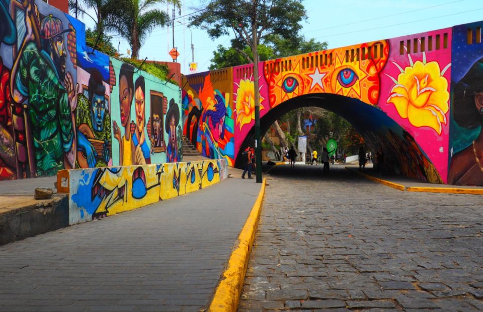 Lima 1 Day: Barranco, Historic Center and Gastronomy - Cultural Immersion in Barranco