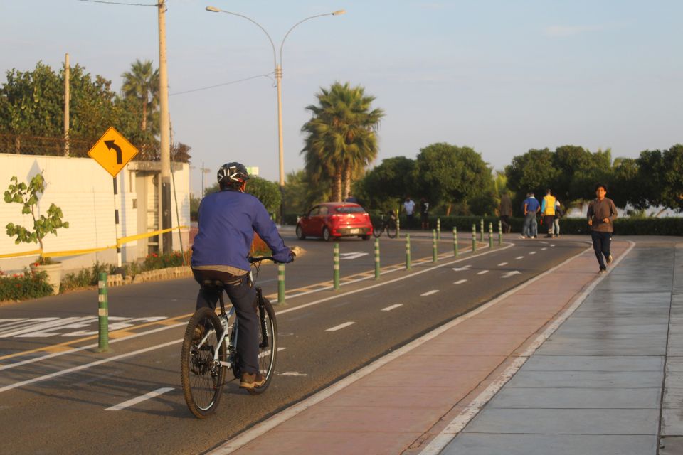 Lima: Sightseeing Bike Tour With Food and Drink Tastings - Experience Highlights