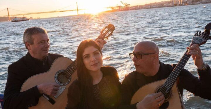 Lisbon: Boat Cruise With Live Fado Performance and a Drink - Experience Highlights