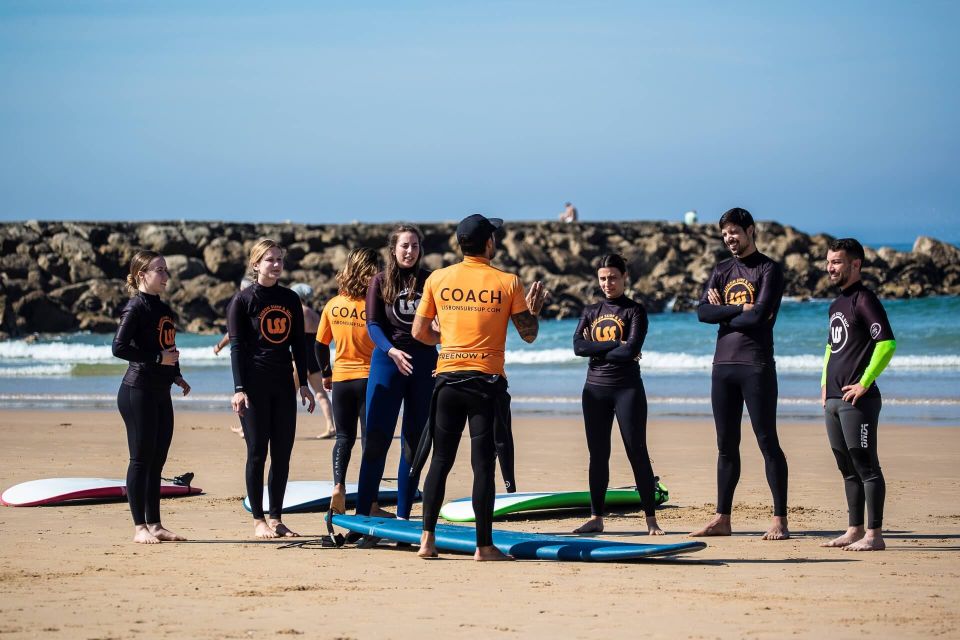 Lisbon - Capafórnia Surf Experience - Surfing Experience