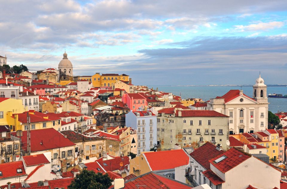 Lisbon: City Highlights Tour by Tuk Tuk - Tour Experience
