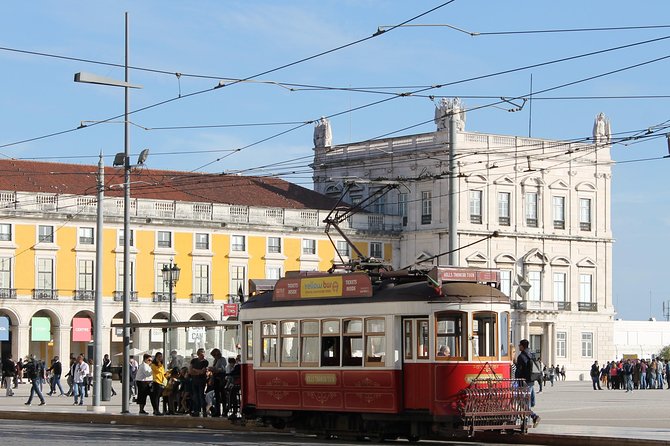 Lisbon in the Eye of a Portuguese Writer - City Tales and Literary Landmarks