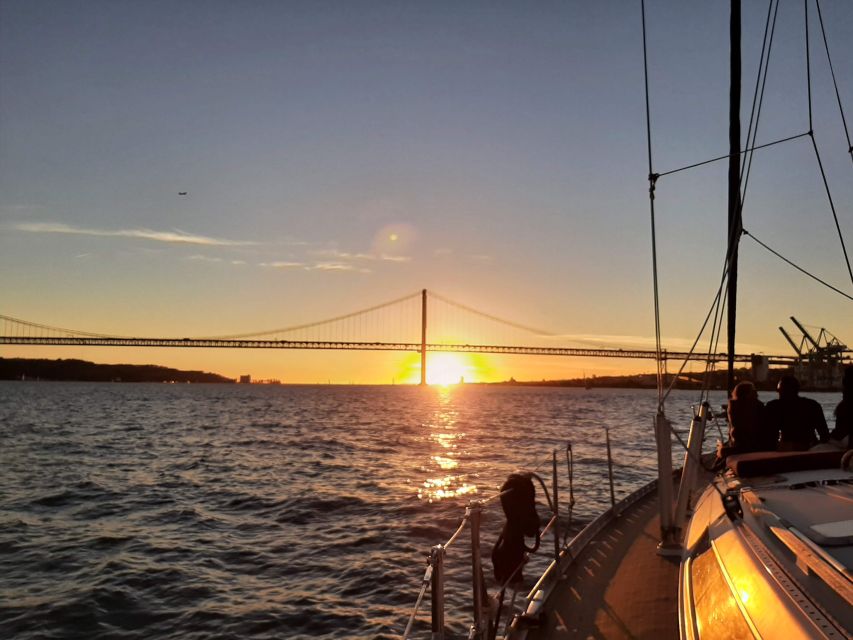 Lisbon: Relaxing City Skyline Sailboat Cruise - Tour Highlights