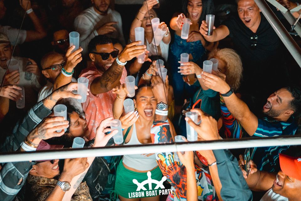 Lisbon: Sunset Boat Party With 2 Drinks and Free Club Entry - Experience Highlights