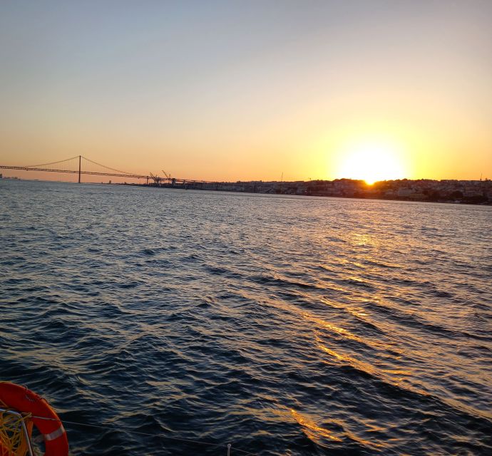 Lisbon: Sunset Catamaran Cruise With Welcome Drink - Customer Reviews