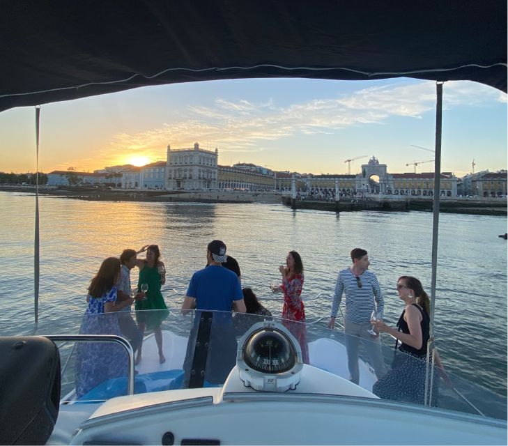 Lisbon: Sunset Tagus River Cruise With Welcome Drink - Cruise Itinerary and Main Sites