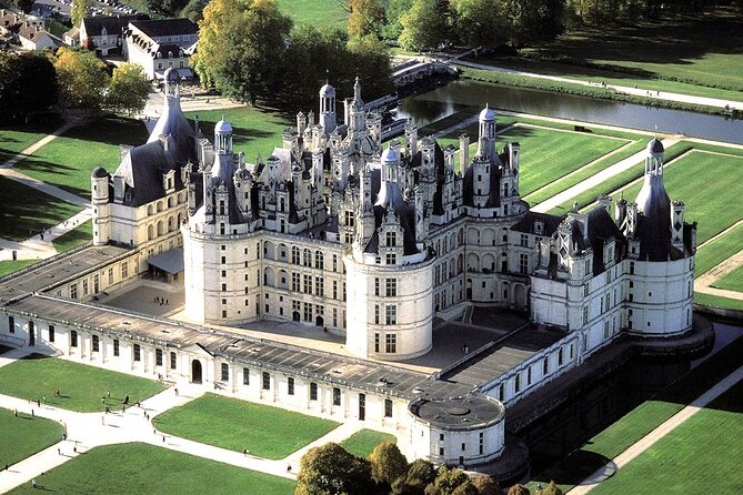 Loire Valley Castles Private Tour by Minivan From Paris - Inclusions and Exclusions