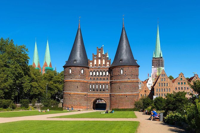 Lübeck Walking Tour With Licensed Guide - Meeting Point and Logistics