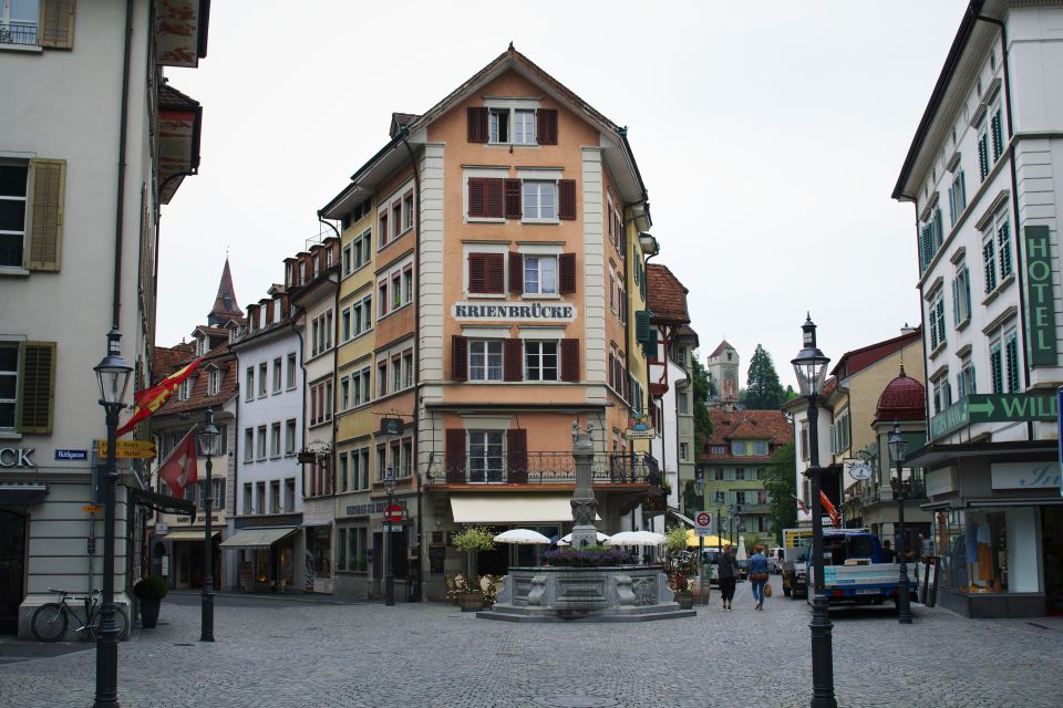 Lucerne: Express Walk With a Local in 60 Minutes - Experience Highlights