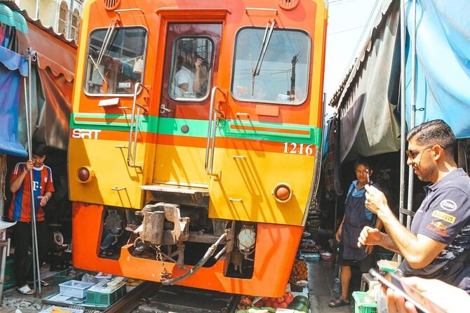 Maeklong Railway Market and Damnoen Saduak Floating Market Tour From Bangkok - Customer Reviews and Feedback