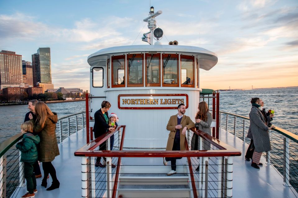 Manhattan: Statue and Skyline Cruise Aboard a Luxury Yacht - Experience Highlights
