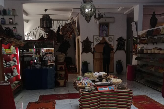 Marrakech Medina Tour and Moroccan Cosmetic Workshop - Tour Details