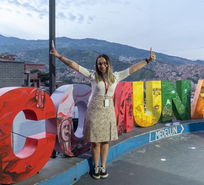Medellin: City Tour & Comuna 13 Graffiti Tour - City Exploration