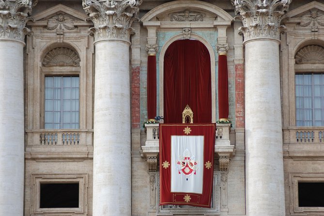 Meet Pope Francis at St Peter Square Vatican City - Tour Information and Logistics