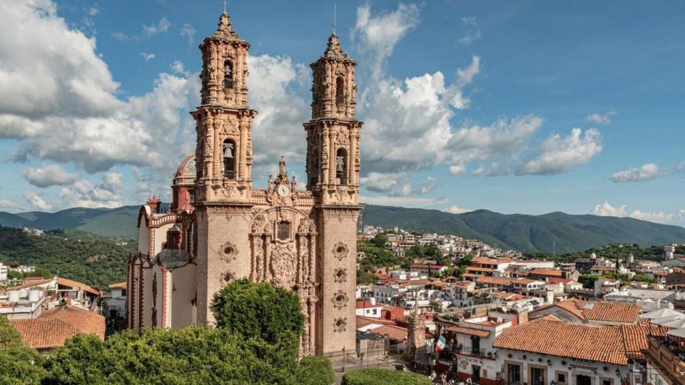 México: Pyramids of Teotihuacán & Taxco - 2 Day Tour - Booking & Pricing Information