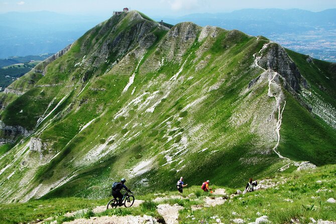 Monte Terminillo Hiking and Piediluco Full-Day Tour From Rome - Hiking Experience at Monte Terminillo