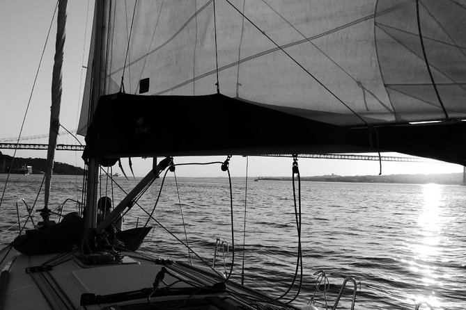 Morning Sailing Tour in Tagus River From Lisbon - Meeting Point and Departure