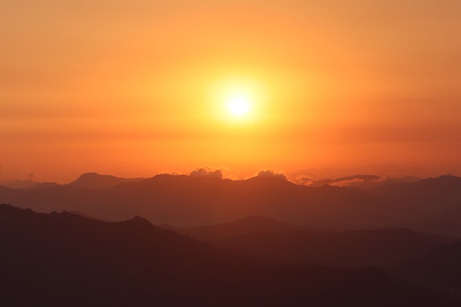 Mount Bukhan Sunrise Trekking With Guide, Photographer, Transport - Capturing Memories With a Photographer