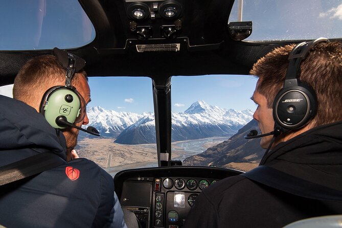 Mt Cook Experience - Skiing at Mt Hutt