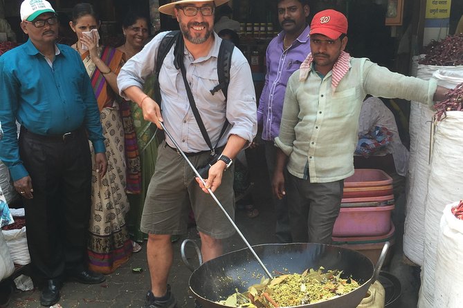 Mumbai Spice Markets and Bazaars Tour With Guide and Transport - Transport Logistics and Convenience