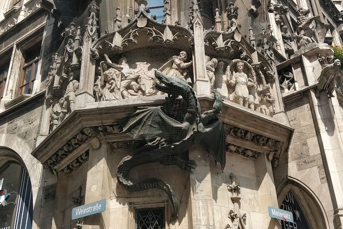 Munich Hidden Mysteries Guided Tour in Spanish - History and Secrets