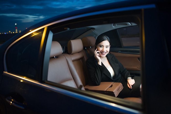 Niagara Falls or Pearson Airport Toronto Executive Black Car Service - Inclusions