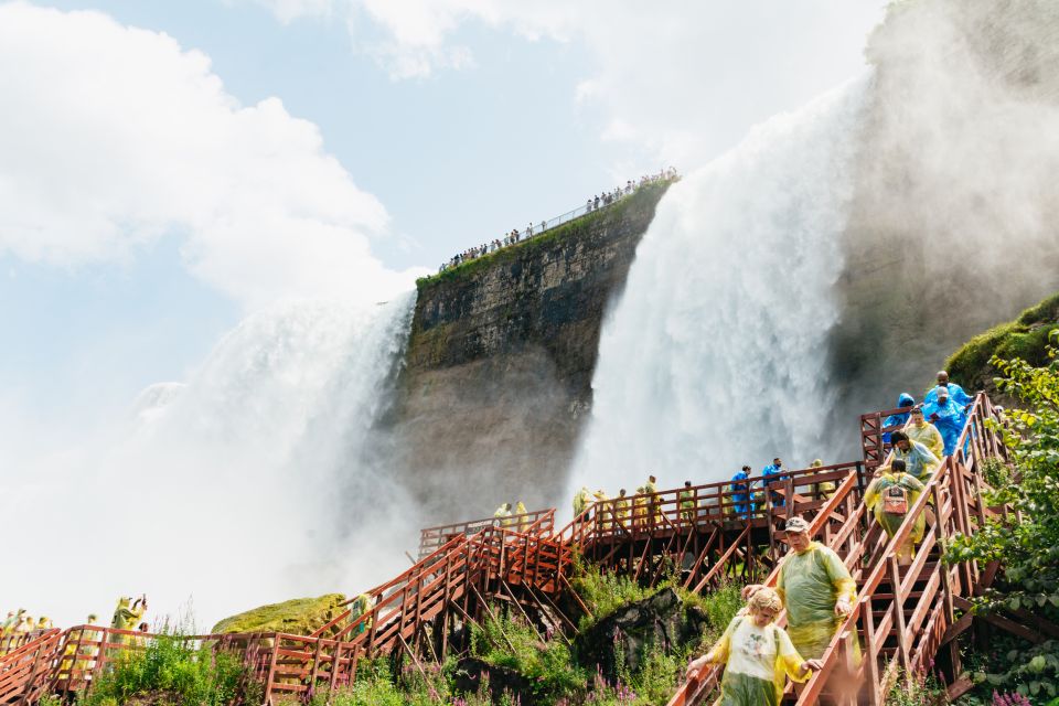 Niagara Falls: Walking Tour With Boat, Cave, and Trolley - Meeting Point and Guides