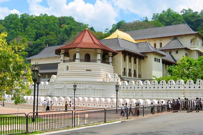 Nice 10 Days Tour in Sri Lanka - Transportation Details