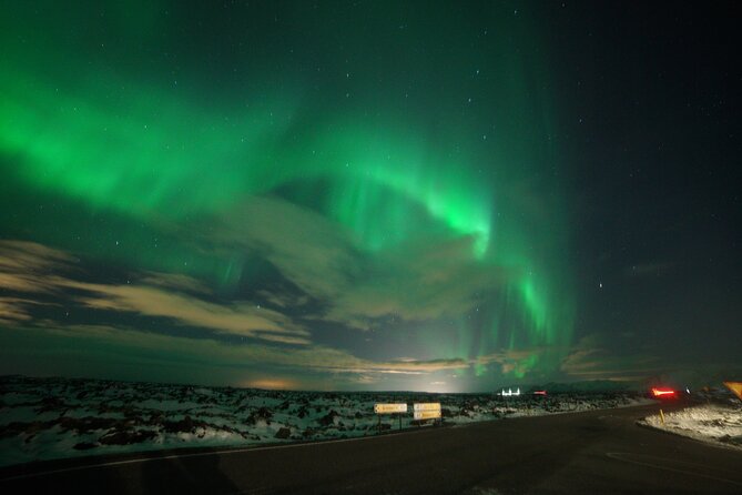 Northern Lights in Luxury Off-Road SUV With Photos and Treats (Private 1-6 Pax) - Personalized Private Experience
