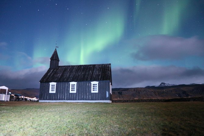 Northern Lights Midnight Adventure From Reykjavík - Availability and Assistance by Guides