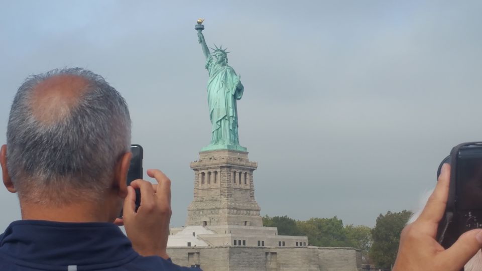 NYC: Statue of Liberty & Ellis Island Guided Tour With Ferry - Tour Experience