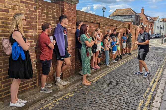 Old Portsmouth Historical Walking Tour - an Infernal Den of Diabolical Demons - Meet the Enthusiastic Guides