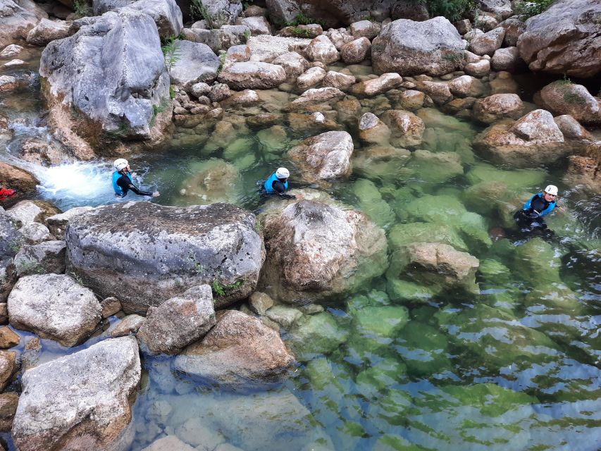 Omiš: Canyoning on Cetina River With Proffesional Guide - Itinerary Highlights and Abseiling