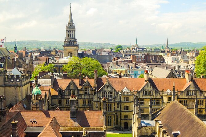 Oxford University Private Walking Tour With a Professional Guide - College Highlights