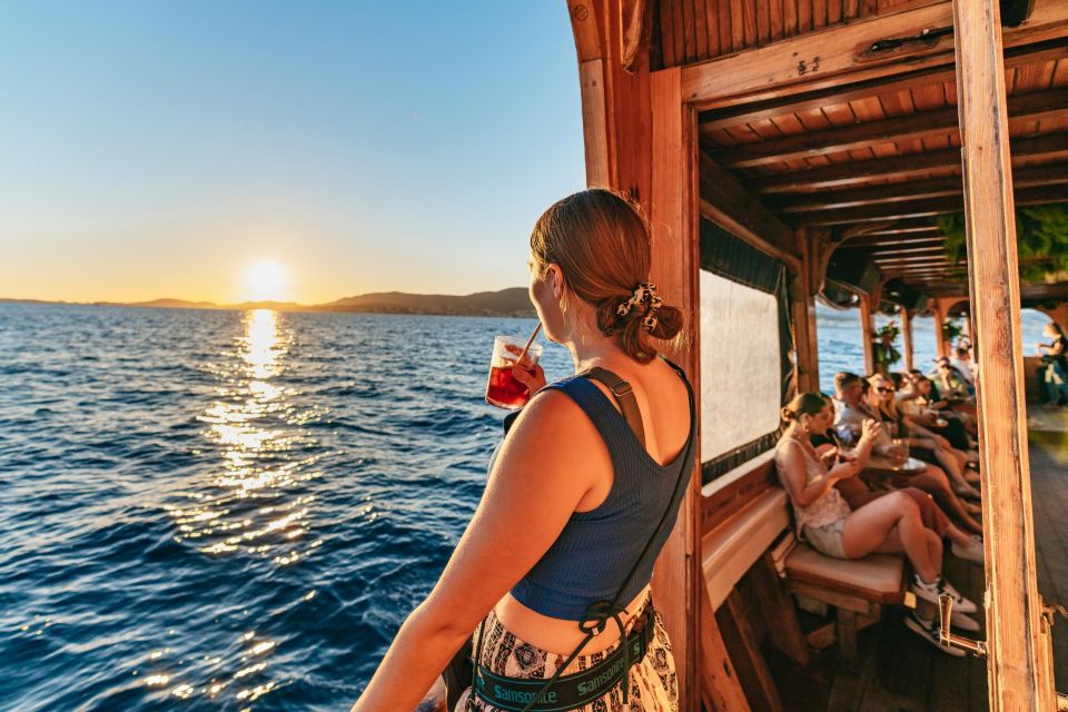 Palma De Mallorca: Sunset Boat Tour With DJ and Dance Floor - Experience Highlights