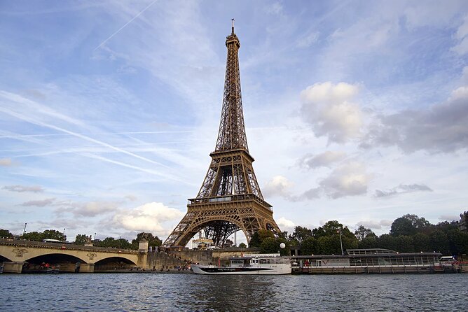 Paris Private Trip With Eiffel Tower, Seine Cruise and Professional Photoshoot - Eiffel Tower Experience