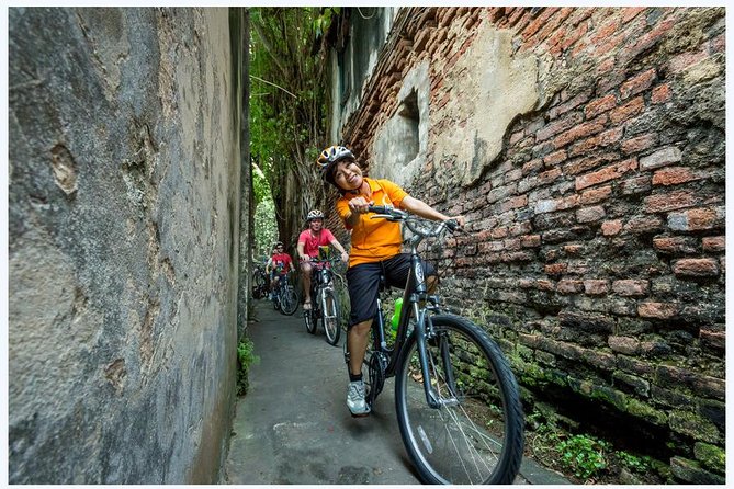 Past and Present Bike Tour of Bangkok - Historical Districts Highlights