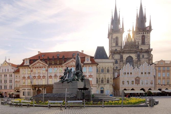 Pedestrian Tour of Prague - Meeting and Pickup Details