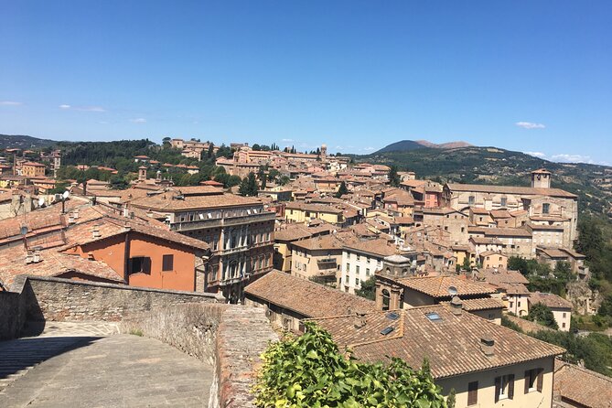 Perugia Walking Tour With Licensed Guide - Visitor Experience
