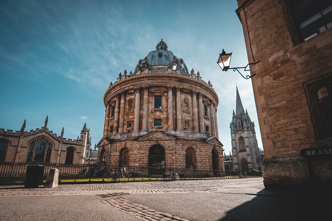 Philip Pullman's Oxford Guided Walking Tour - Inclusions in the Tour Package