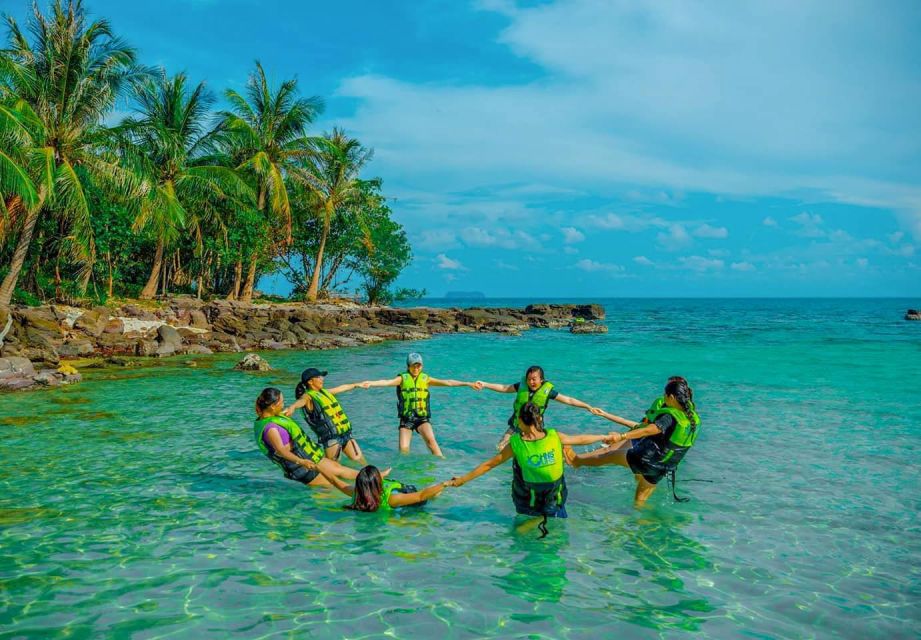 Phu Quoc: Cable Car Ride and 3 Islands Boat Tour With Lunch - Experience Highlights